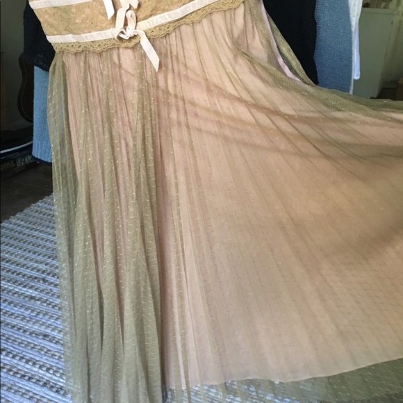 Betsy Johnson Dress - Picture 4 of 10